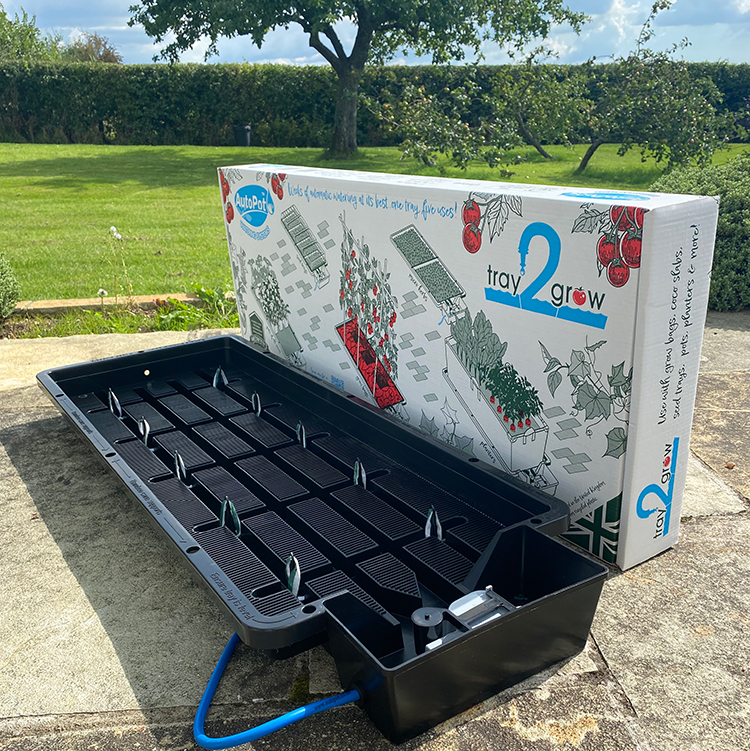 AutoPot_Tray2Grow_Situ_Image_Box_Patio_Spikes_2_WEB
